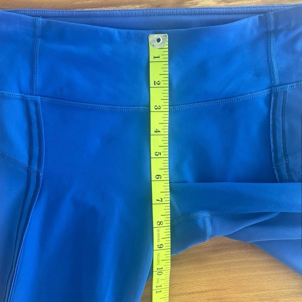 LULULEMON Cropped Blue Leggings